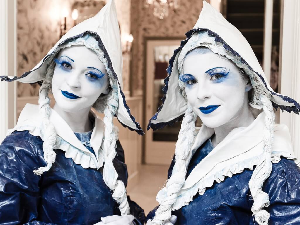 Living Statues